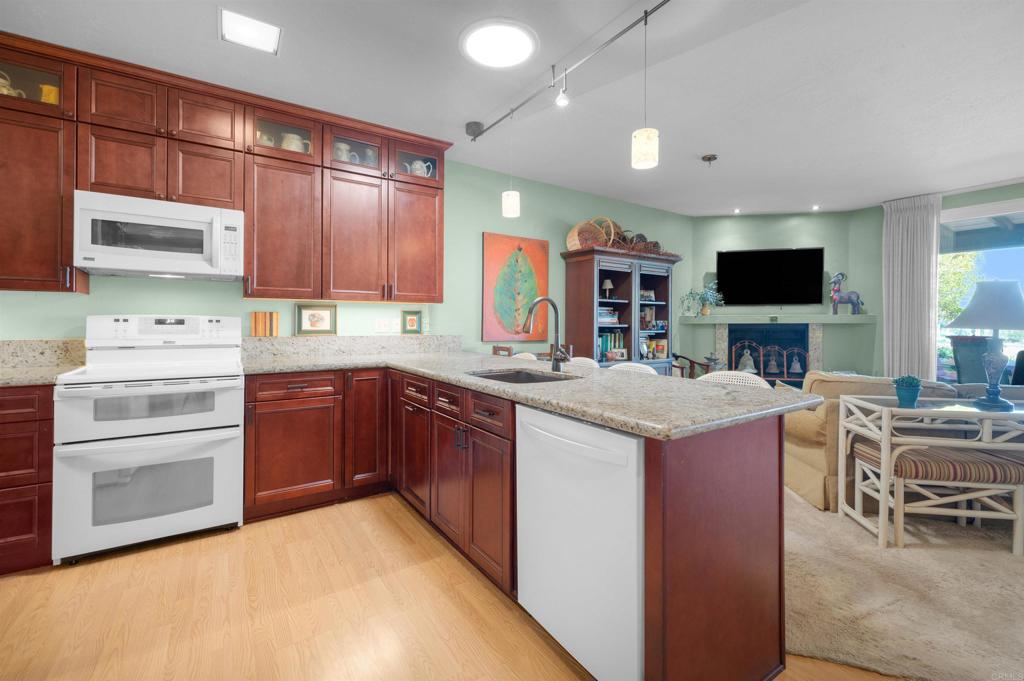 202 Pointing Rock Drive 6 Property Photo 13