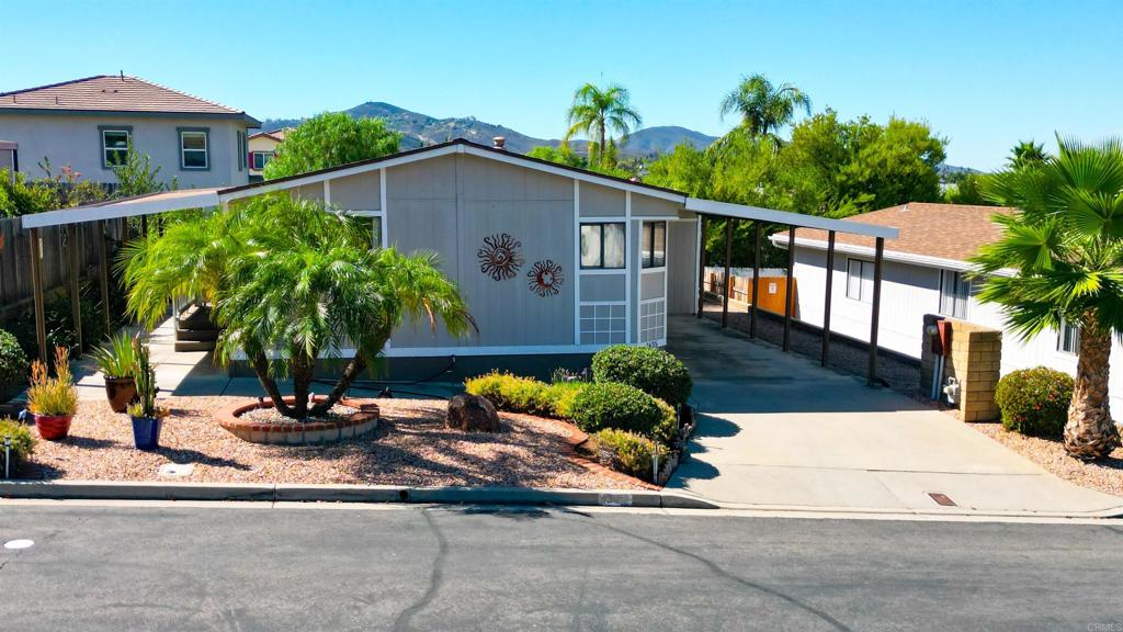 1635 Toyon Gln Property Photo 2