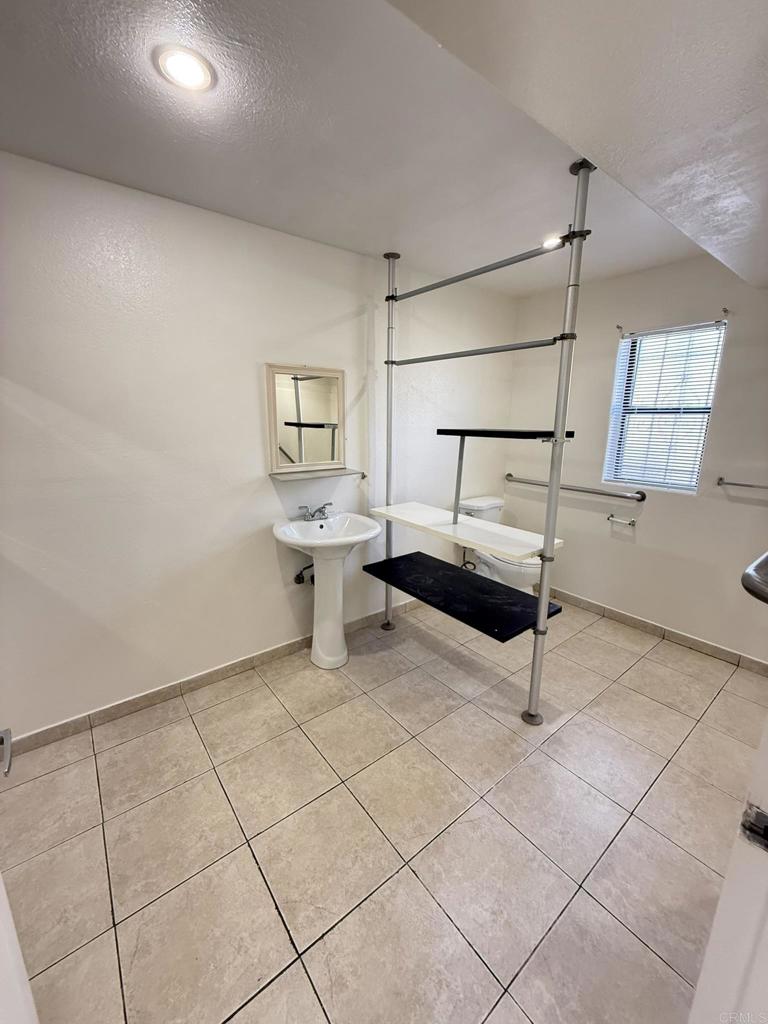 4120 Estrella Ave 1 Property Photo 13