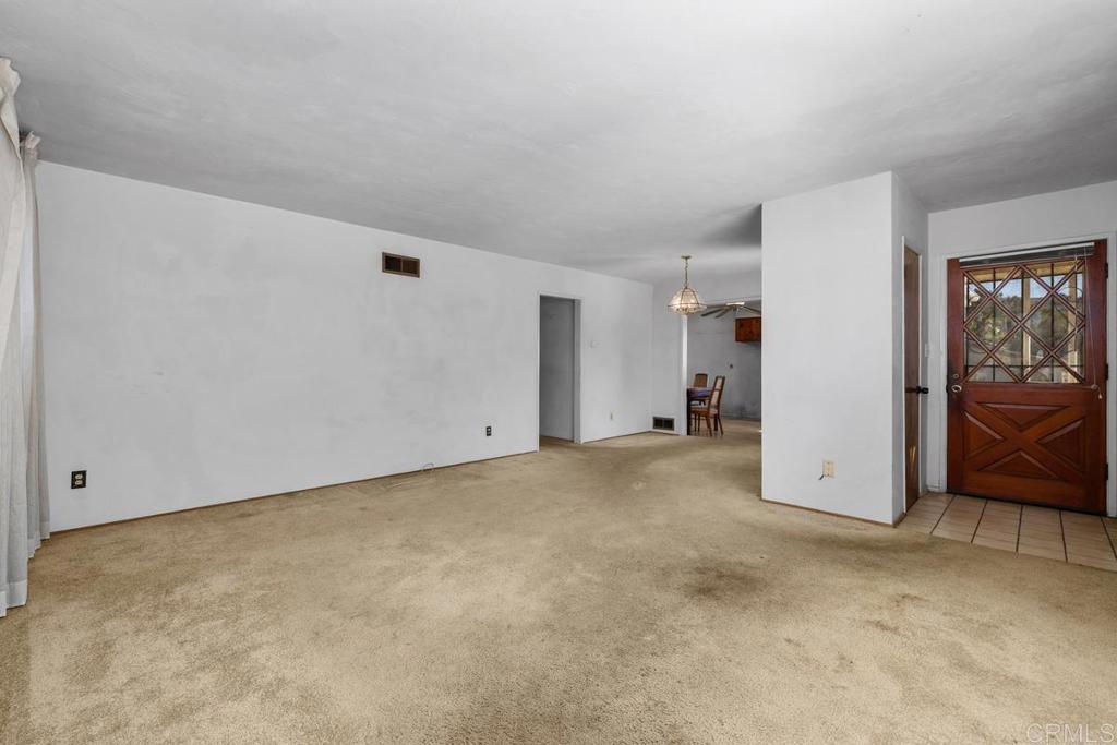 2947 Helix Street Property Photo 7