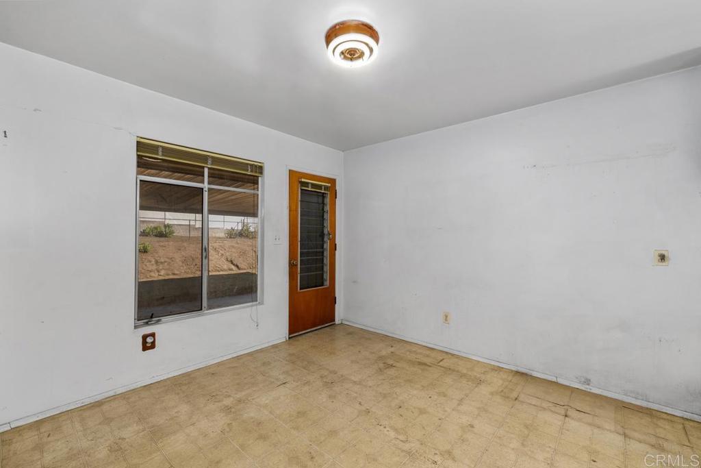 2947 Helix Street Property Photo 14