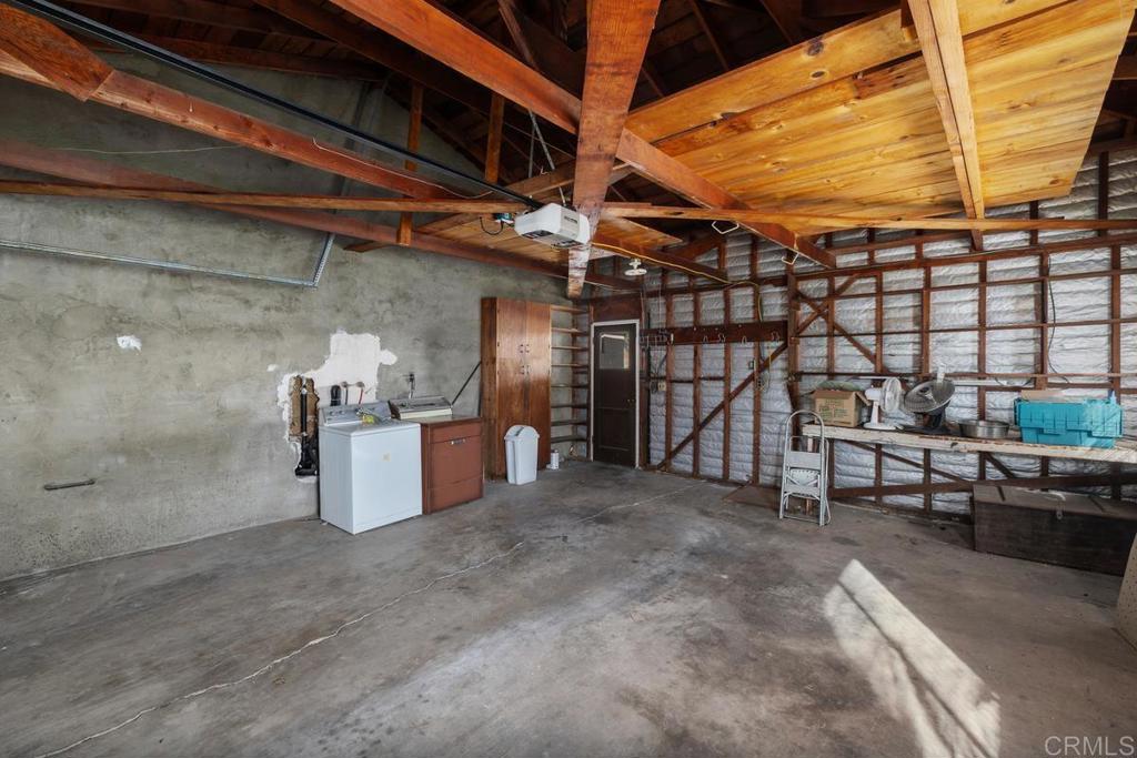2947 Helix Street Property Photo 27