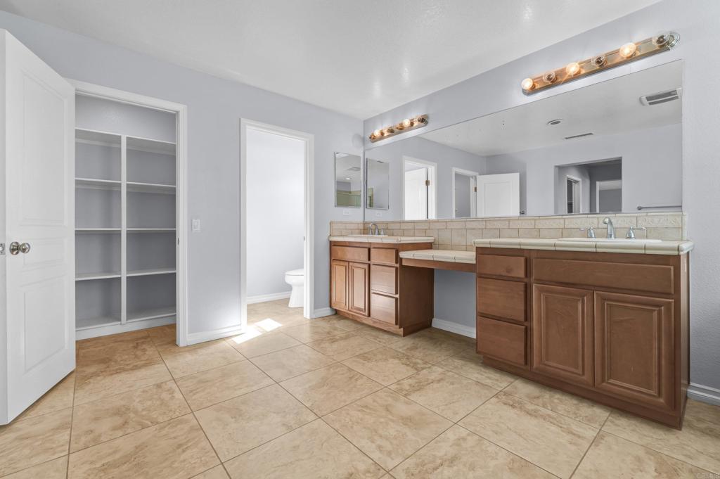27973 Breakwater Ct. Property Photo 21