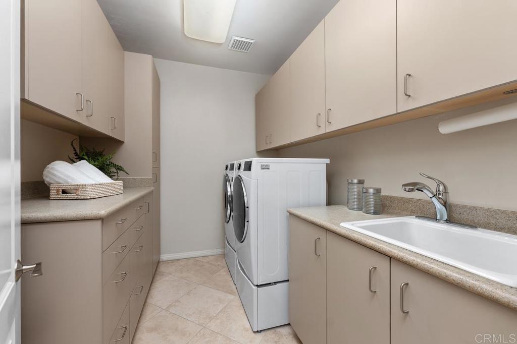 12755 Fairbrook Rd Property Photo 18