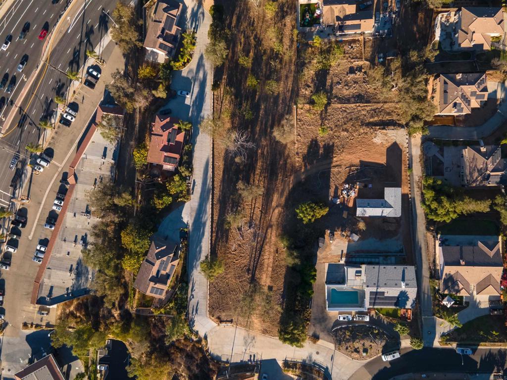209 N Tulip Street Property Photo 7