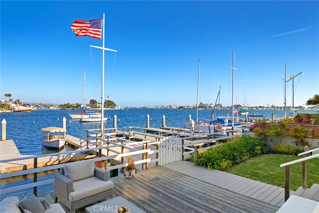 2732 Bayshore Drive Property Photo 1
