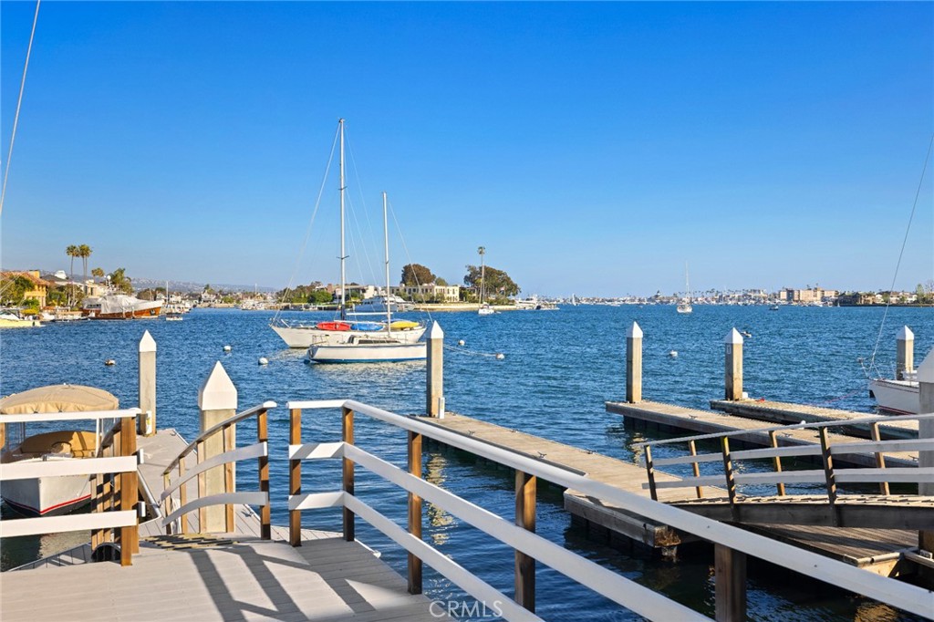 2732 Bayshore Drive Property Photo 4