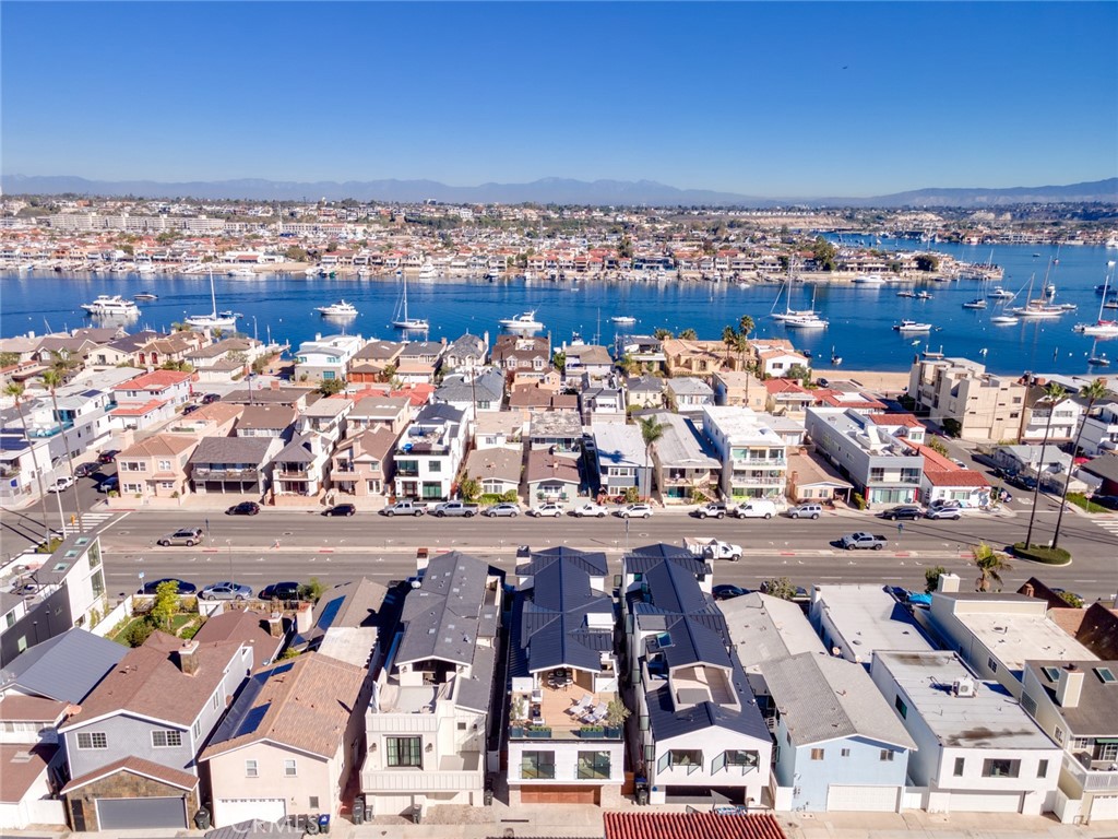 1025 W Balboa Boulevard Property Photo 3