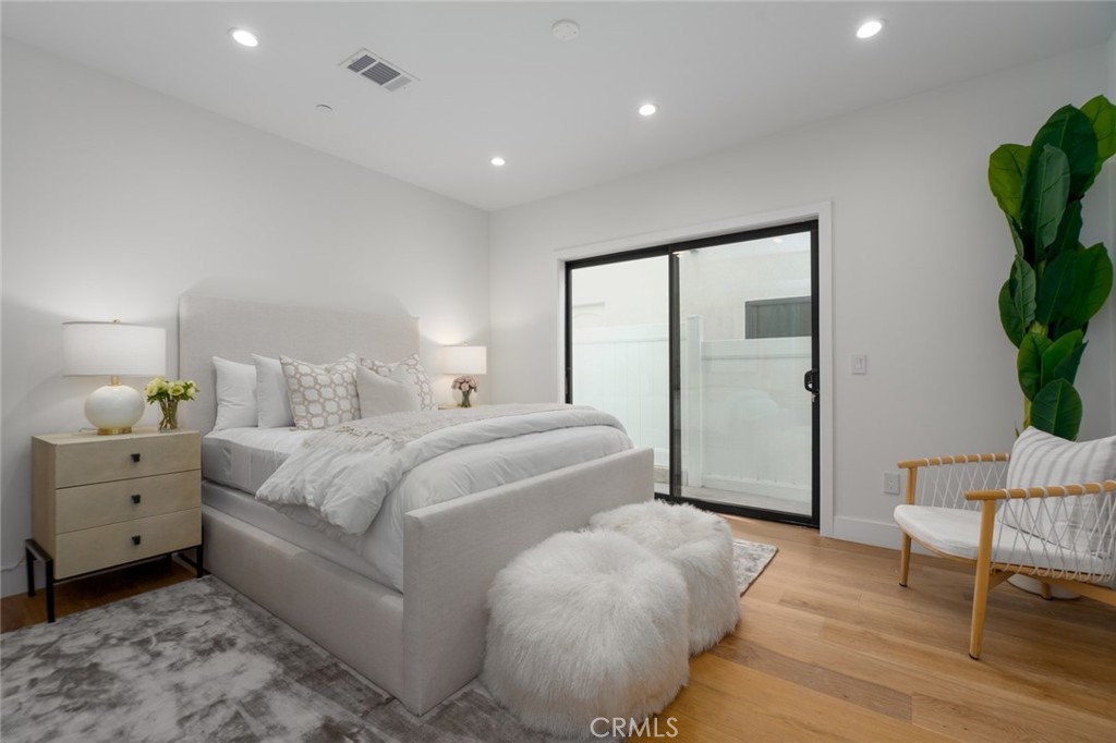 1025 W Balboa Boulevard Property Photo 29