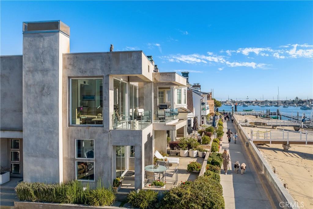 512 S Bay Front Property Photo 1