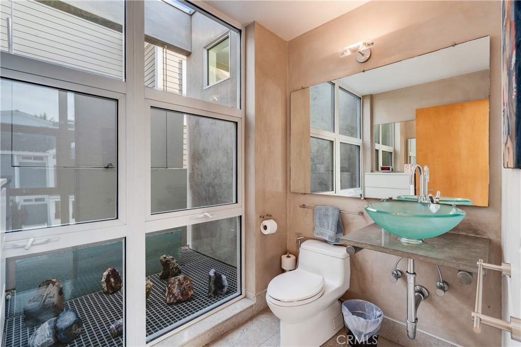 512 S Bay Front Property Photo 20