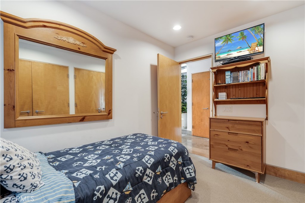 512 S Bay Front Property Photo 28