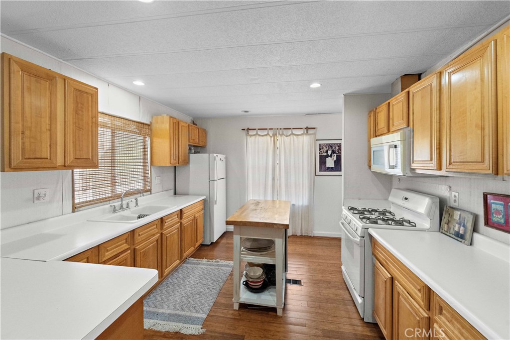 44505 Silver Valley Road Property Photo 6