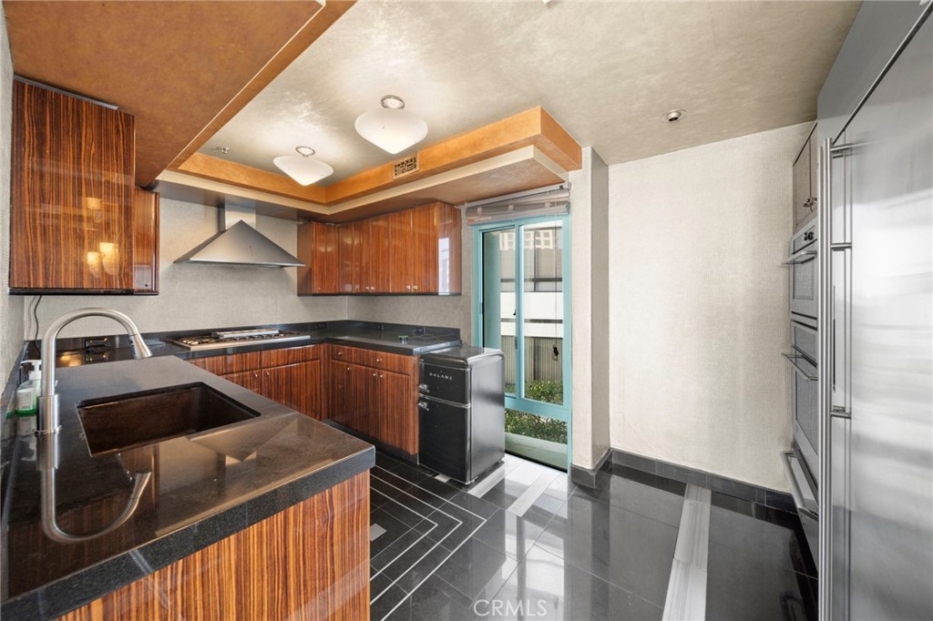 10336 Wilshire Blvd 703 Property Photo 11