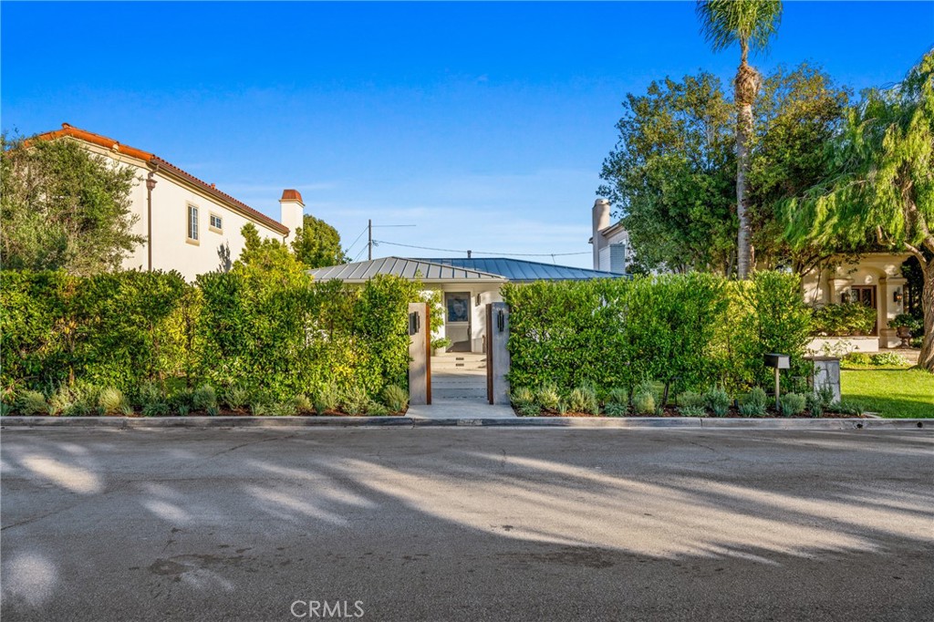 542 Tustin Avenue Property Photo 4