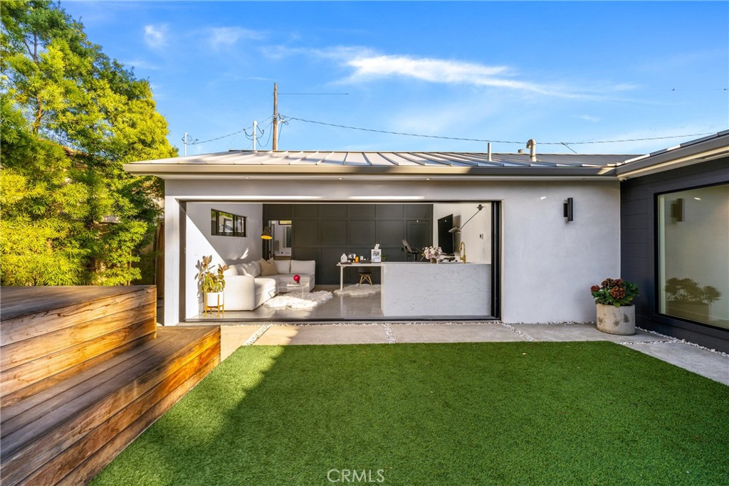 542 Tustin Avenue Property Photo 28