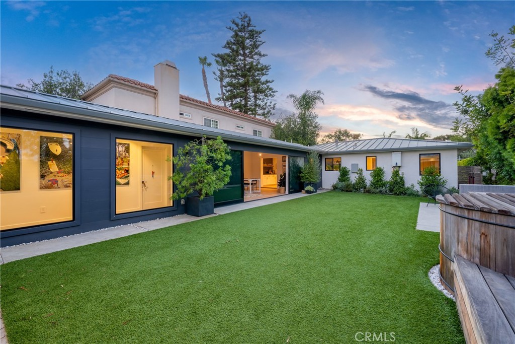 542 Tustin Avenue Property Photo 35