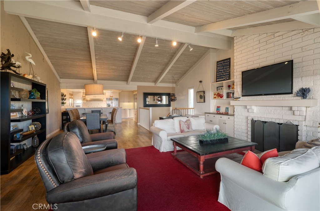 1303 E Balboa Boulevard Property Photo 20