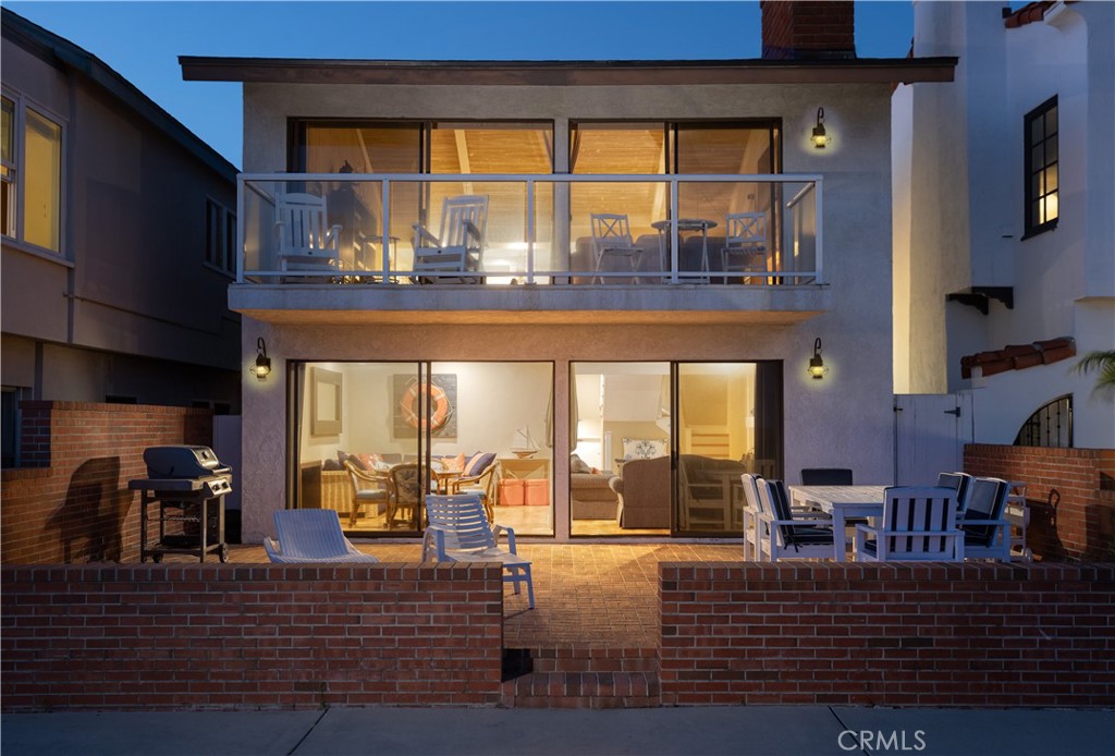 1303 E Balboa Boulevard Property Photo 26
