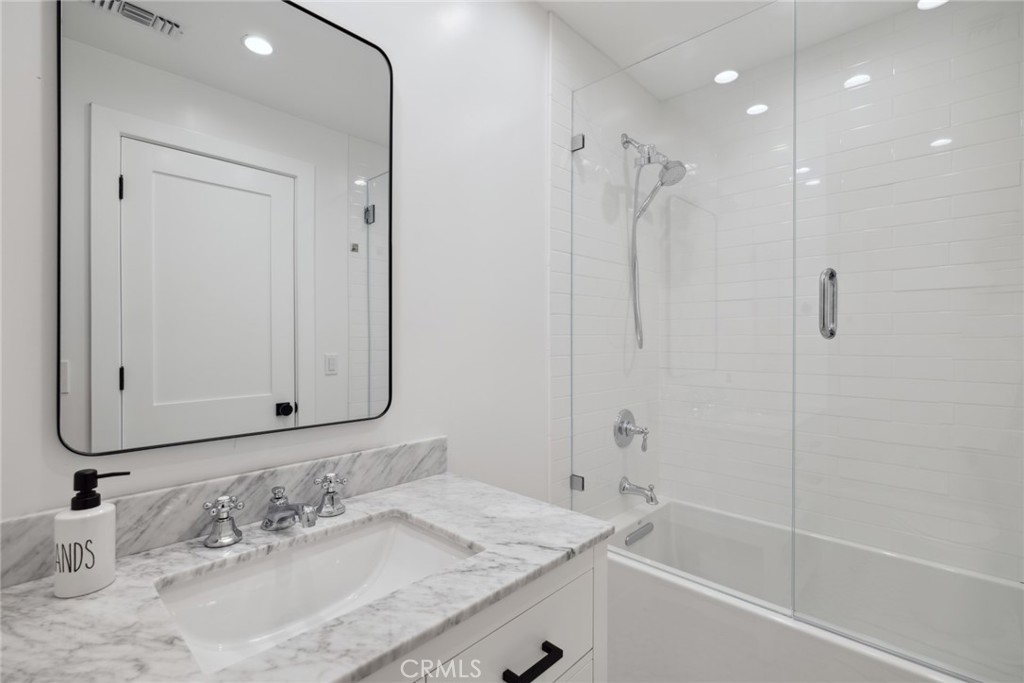 300 Coral Avenue Property Photo 23