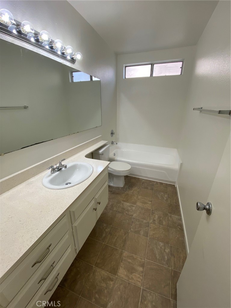 3734 S Marine Street Property Photo 15