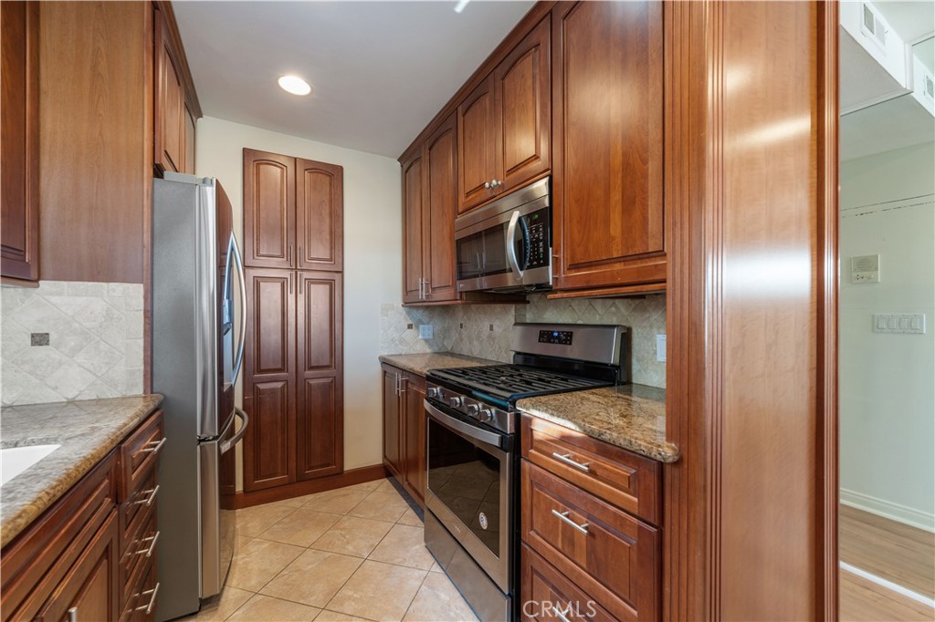 1510 W Oceanfront Property Photo 38