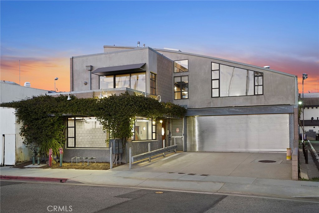 2410 Newport Blvd Property Photo