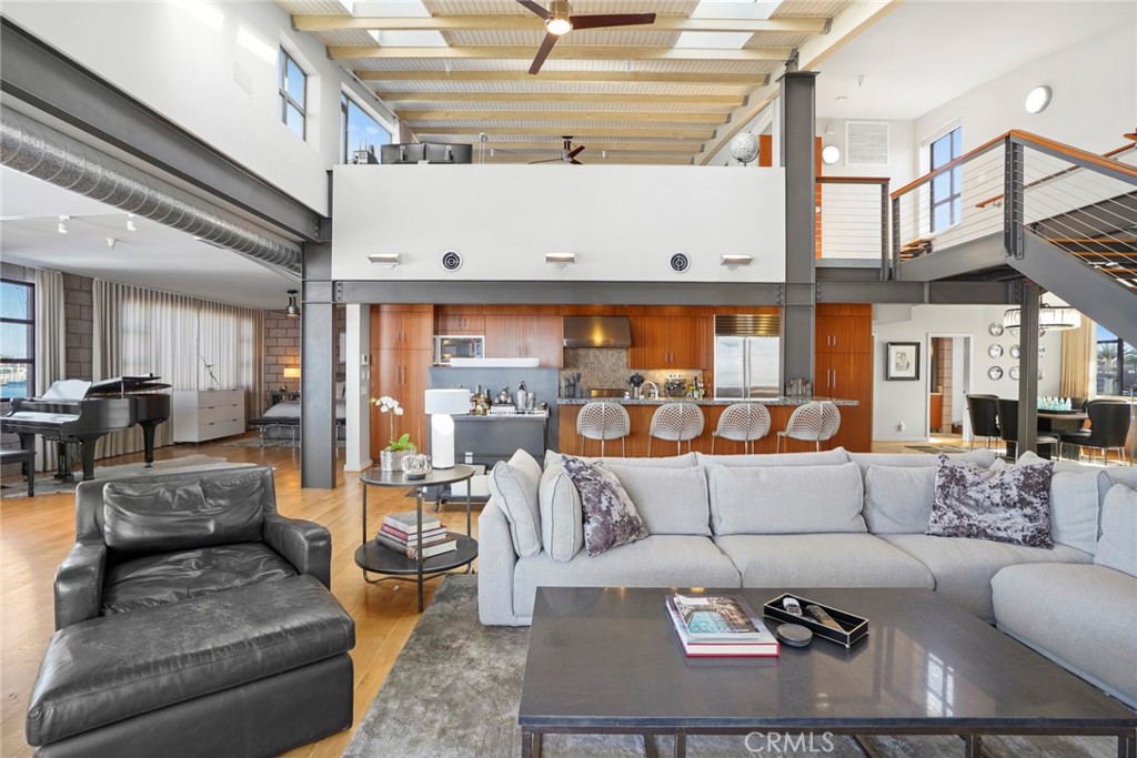 2410 Newport Blvd Property Photo 7