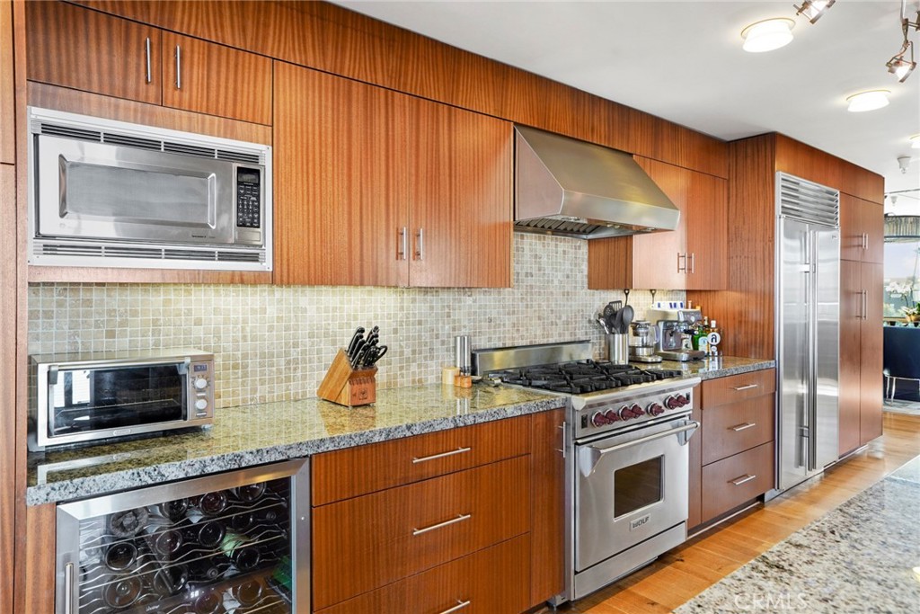 2410 Newport Blvd Property Photo 17
