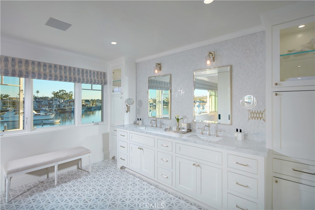 14 Beacon Bay Property Photo 20