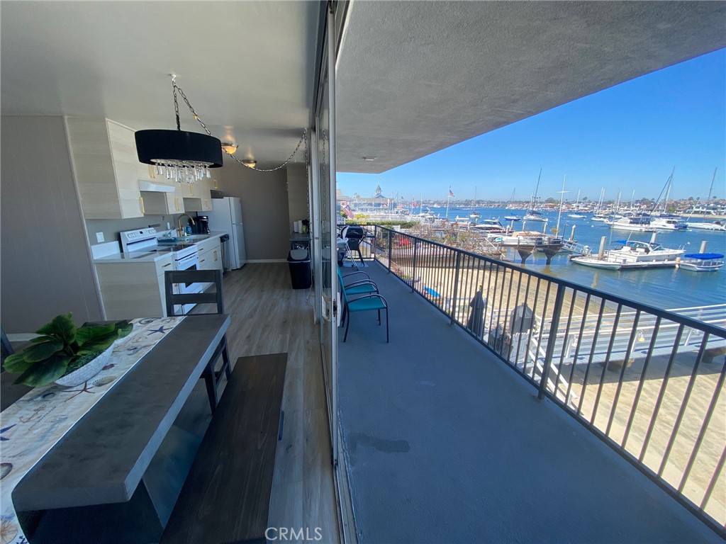 1006 E. Balboa Blvd B Property Photo 11