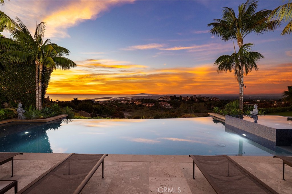 9 Sailcrest Property Photo 1