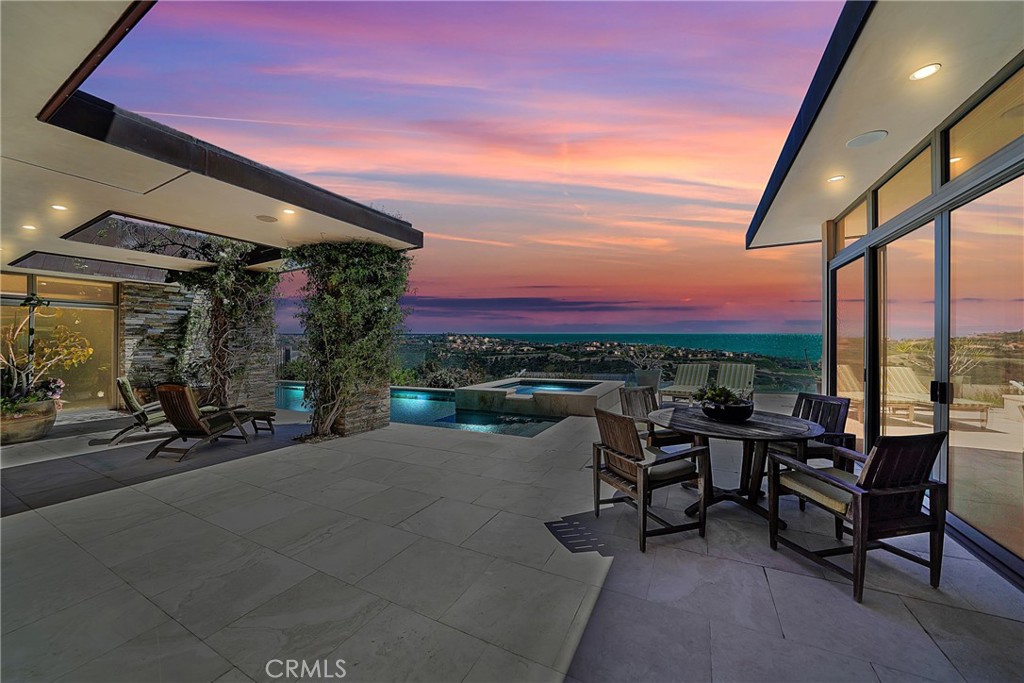 9 Jade Cove Property Photo 4