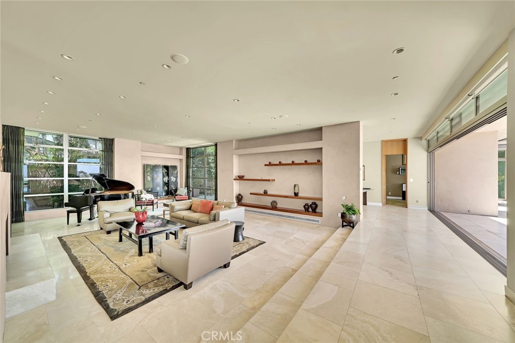 9 Jade Cove Property Photo 13