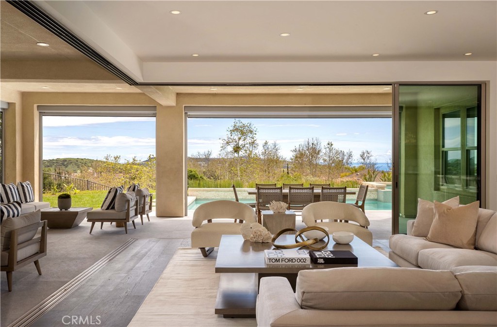 24 Via Carina Property Photo 1