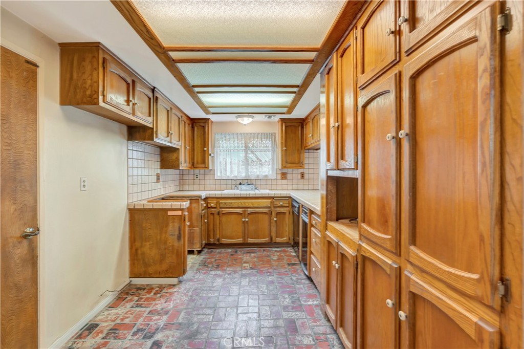 1107 Norby Lane Property Photo 10