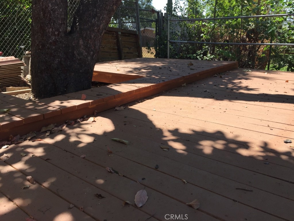 1040 Walnut Avenue Property Photo 5