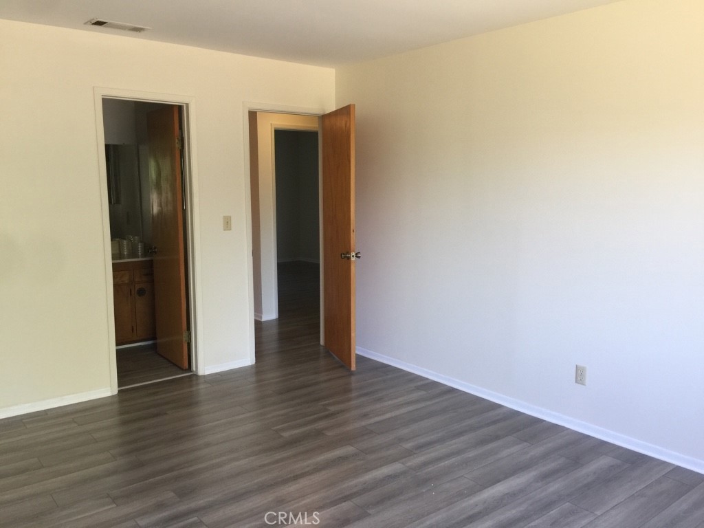 1040 Walnut Avenue Property Photo 25