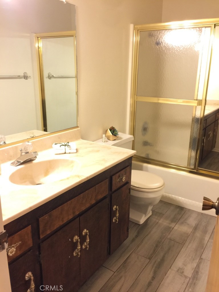 1040 Walnut Avenue Property Photo 34