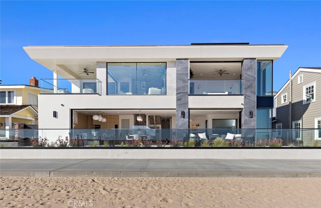 706 W Oceanfront Property Photo