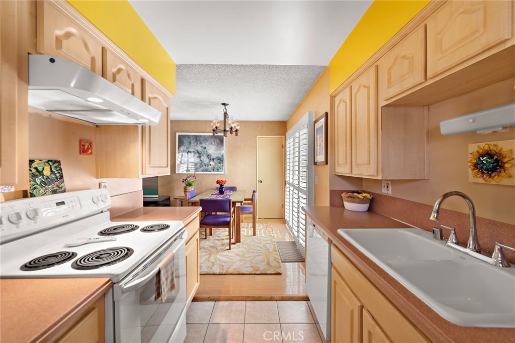 325 Windward Avenue Property Photo 8