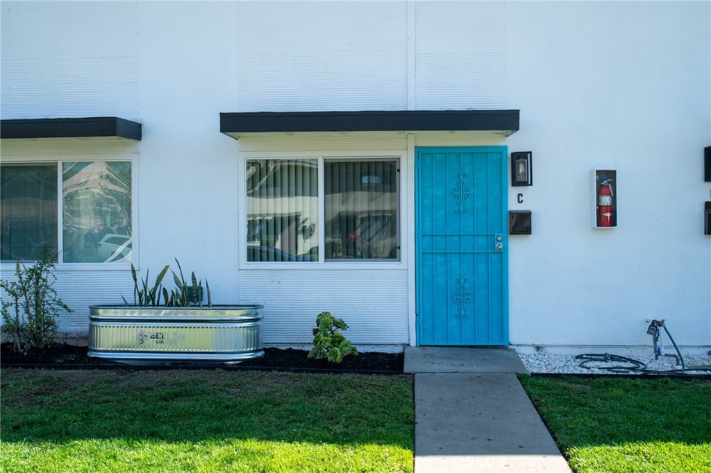 2717 S Baker Street Property Photo 8