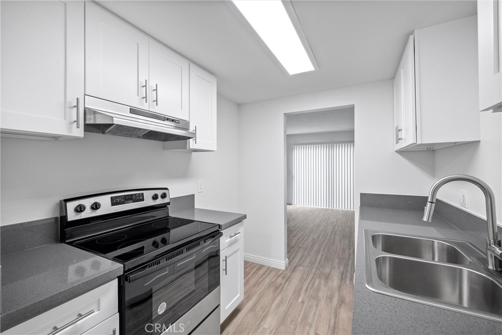 2717 S Baker Street Property Photo 10