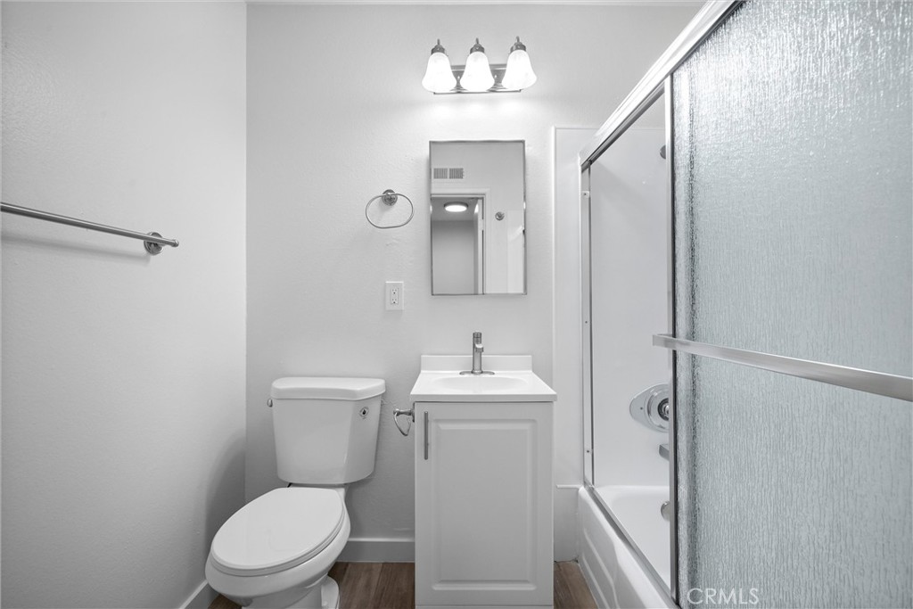 2717 S Baker Street Property Photo 13