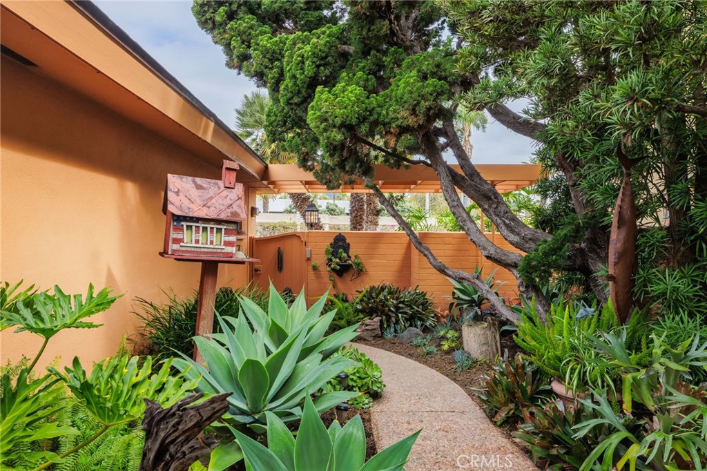 52 Balboa Coves Property Photo 11
