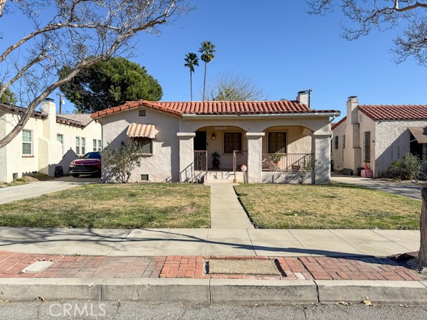 3335 N Mayfield Avenue Property Photo 1