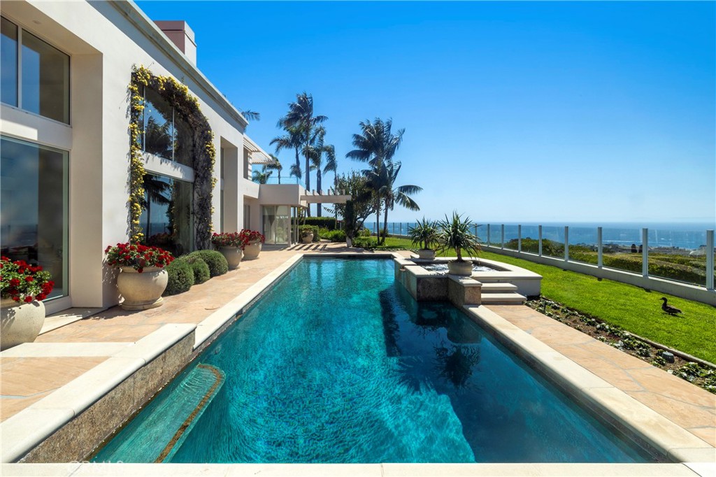 3 Seashell Property Photo 8