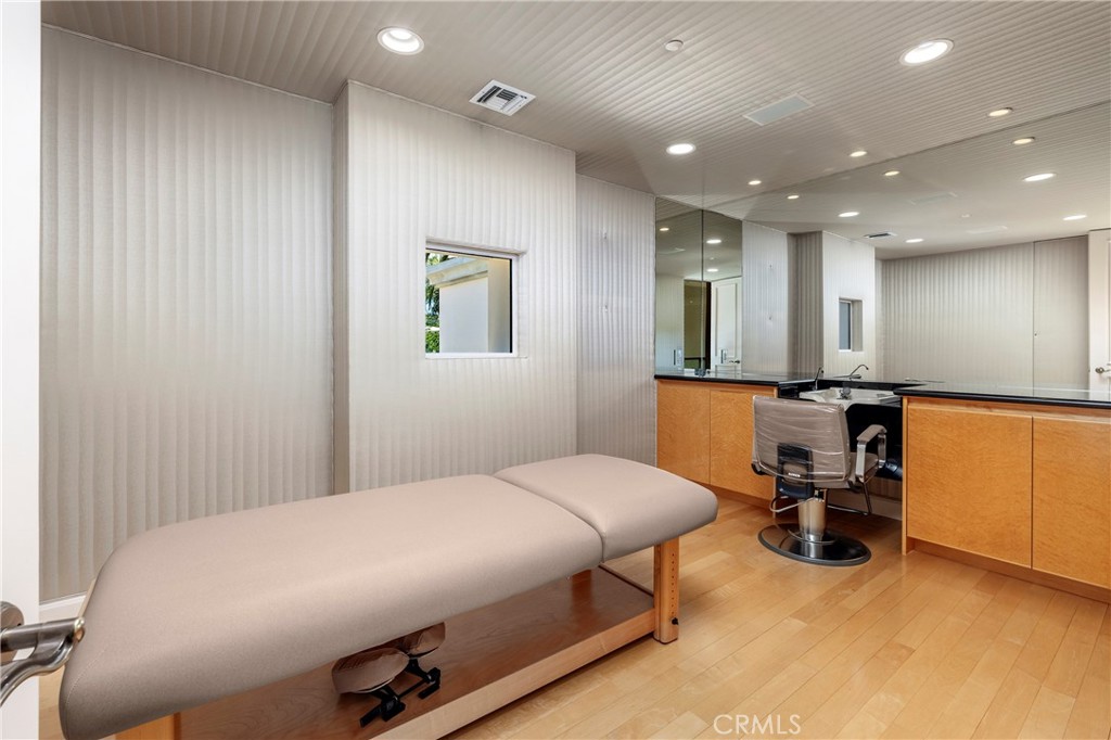 3 Seashell Property Photo 34