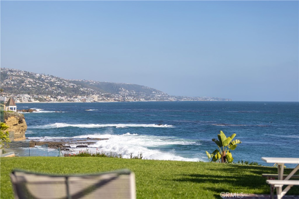 1041 Marine Drive Property Photo 2