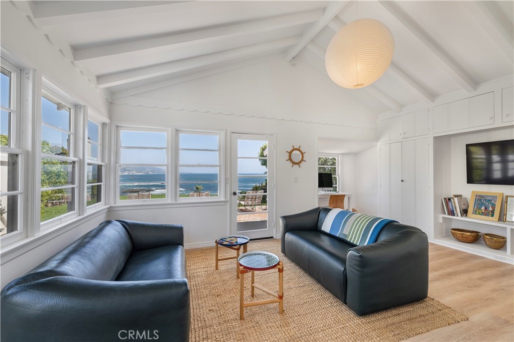 1041 Marine Drive Property Photo 5